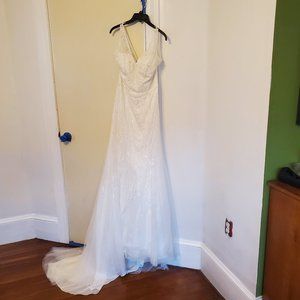 Pronovias Beaded Trumpet Wedding Dress 12